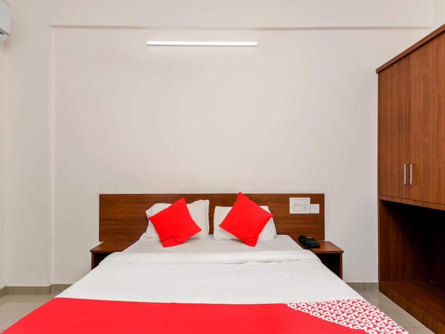 Hotel Samruddhi Lodging,Mangaluru Mulki Esterno foto